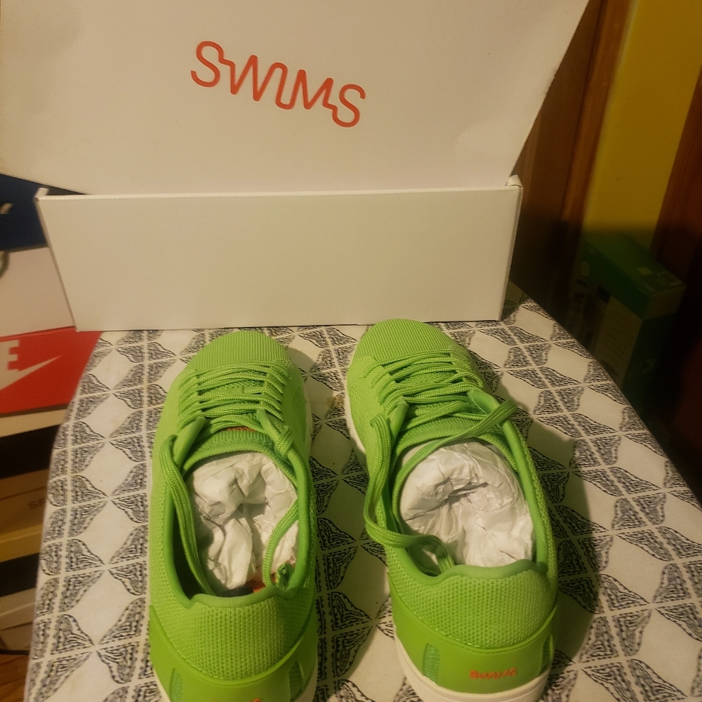 Sneakers - Picture 4 of 4